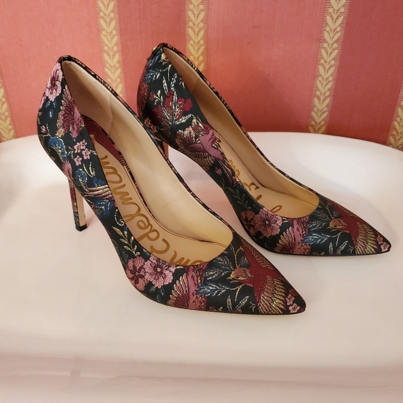 Sam Edelman Shoes - Sam Edelman Floral & Bird Pumps